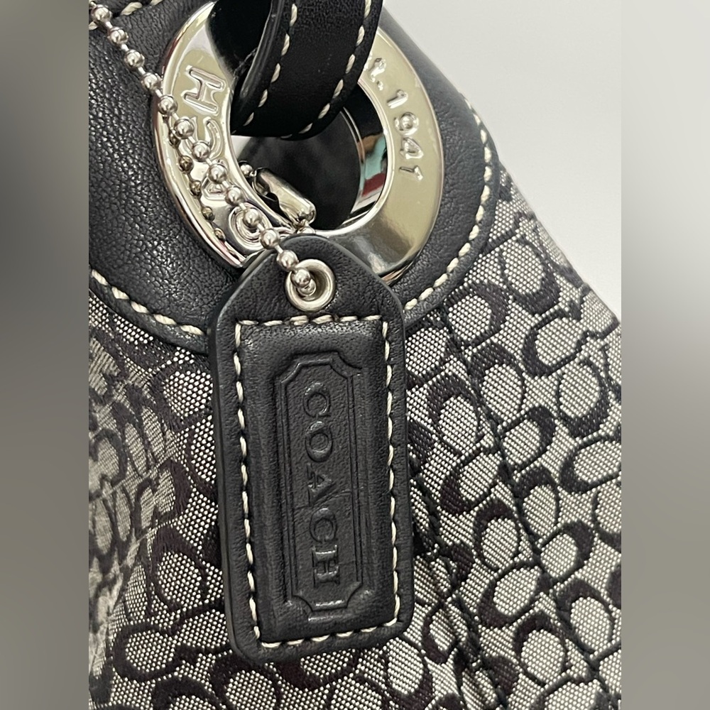 Coach Little CC Large Tote shoulder Bag – Signature Logo - Picture 6 of 16